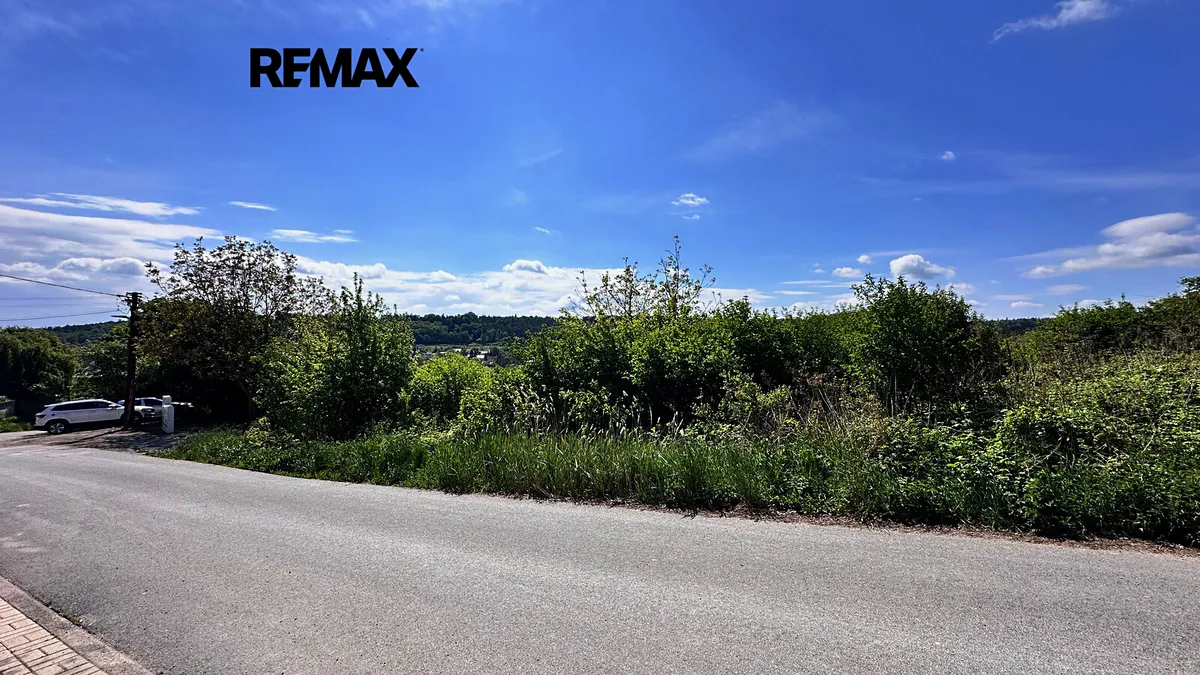 Prodej stavebního pozemku 860 m²